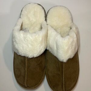 Totes Women’s Memory Foam Slippers